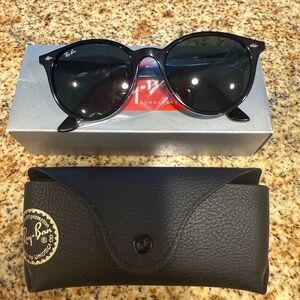 *NWT* Ray-Ban RB4305 Sunglasses